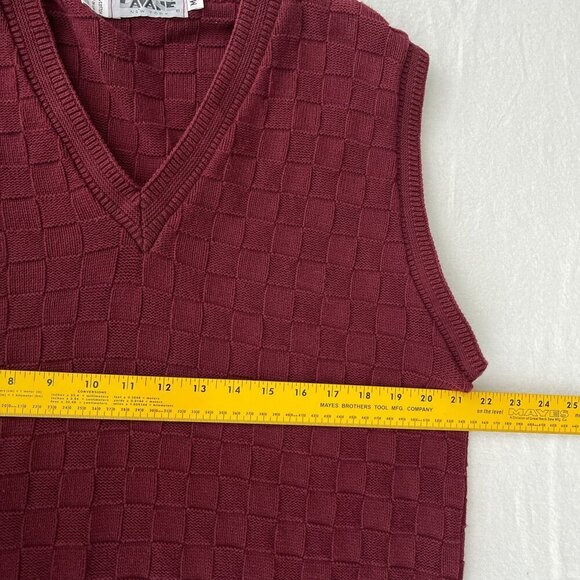 Vintage 90s Maroon Sleeveless V-Neck Sweater Vest Pullover Checkered Textured M - Picture 7 of 9